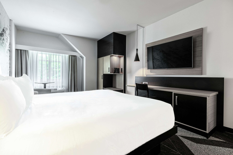 Bedroom 3, DoubleTree by Hilton Quebec Resort, Communauté-Urbaine-de-Québec