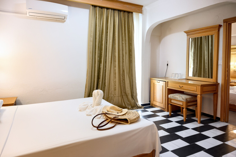 Bedroom 2, Greek Pride Seafront Hotel, Central Macedonia