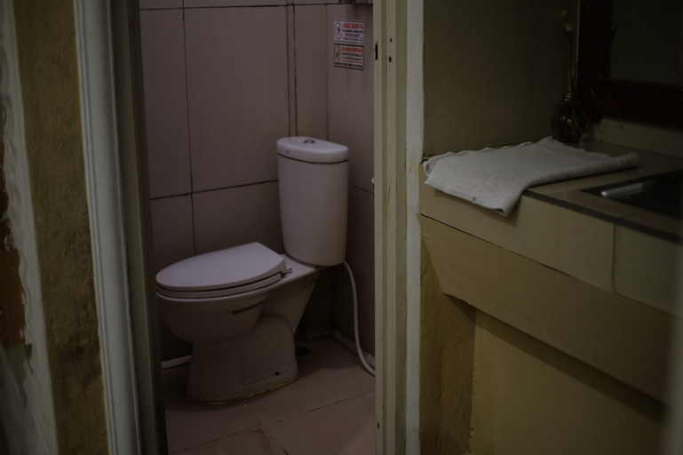 Bathroom 7
