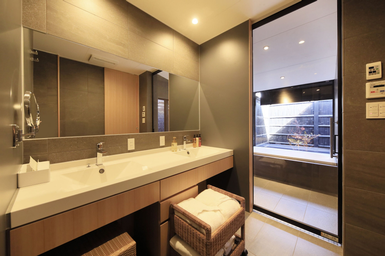 Bathroom 4