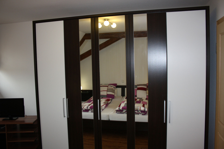 Bedroom 3, Thai Tawan Apartments, Emmendingen