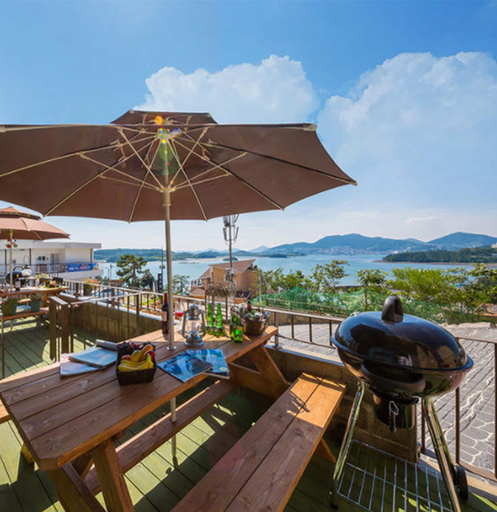 Yeosu Ggotnal Pension, Yeosu