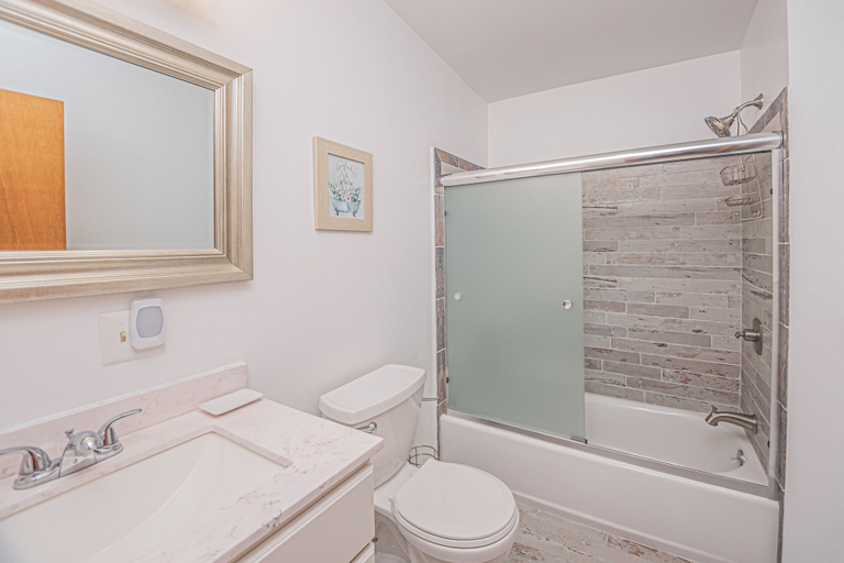 Bathroom 3, Cabin Dreams, Garrett