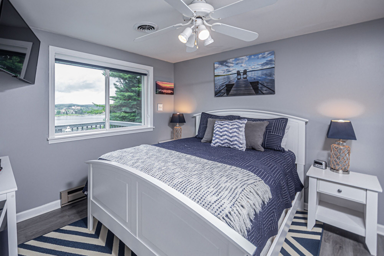 Bedroom 2, Bourbon Sunsets, Garrett
