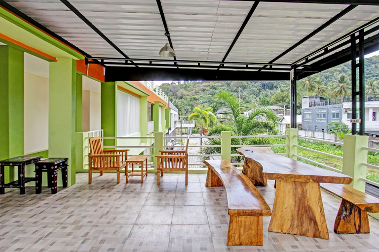 Food & Drinks 4, Capital O 91384 Rintaka Residence, Lombok