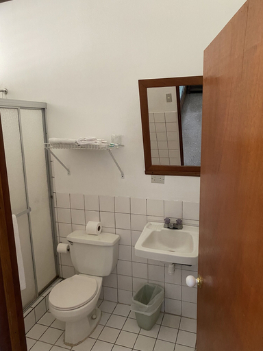 Bathroom 3, Hotel Del Aserradero, Liberia