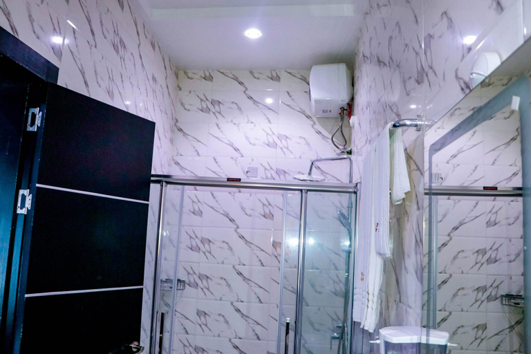 Bathroom 3, Blue Line Apartment, Owerri Municipal