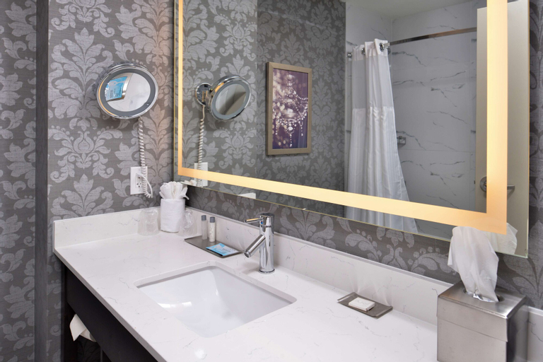 Bathroom 12