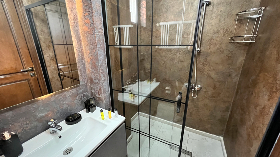 Bathroom 4