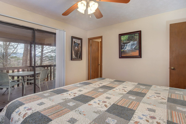Bedroom 3, Smoky Bear Hideout, Sevier