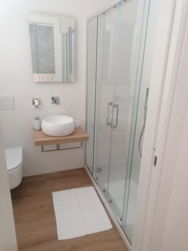Bathroom 4, The Smerald 2, Sassari