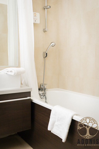 Bathroom 5, Adonis Gapotel, Hautes-Alpes