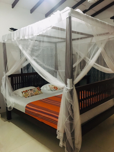Others 4, sathis villa, Hikkaduwa