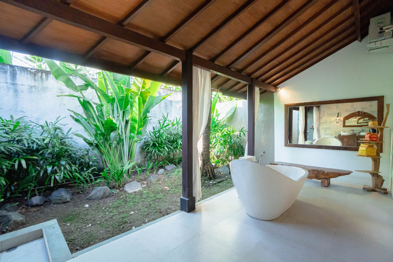 Bathroom 7