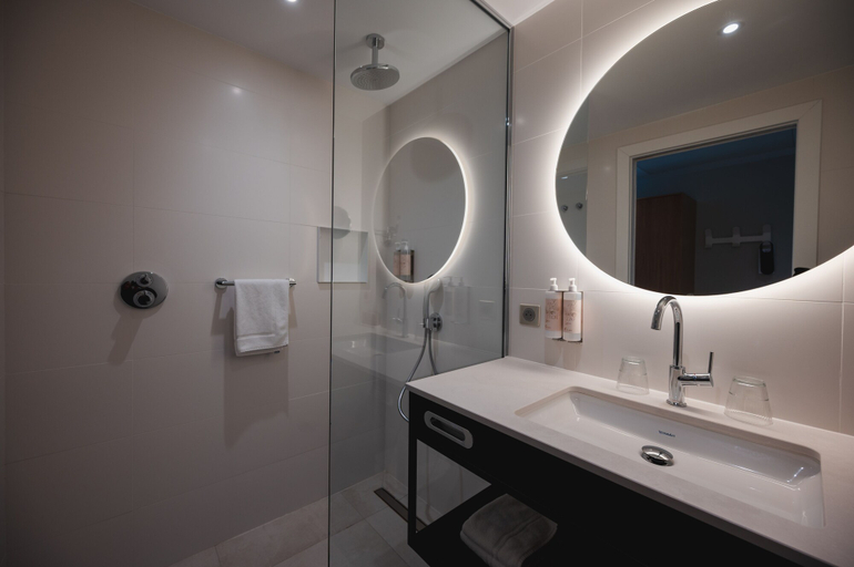 Bathroom 4, Van der Valk Hotel Bloom Saint Aygulf, Var