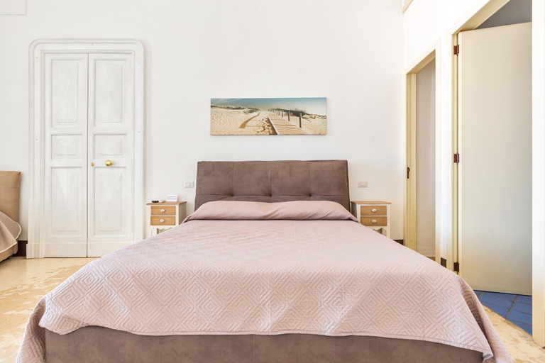 Bedroom 3, 3185 Una Finestra sul Porto by Barbarhouse, Lecce