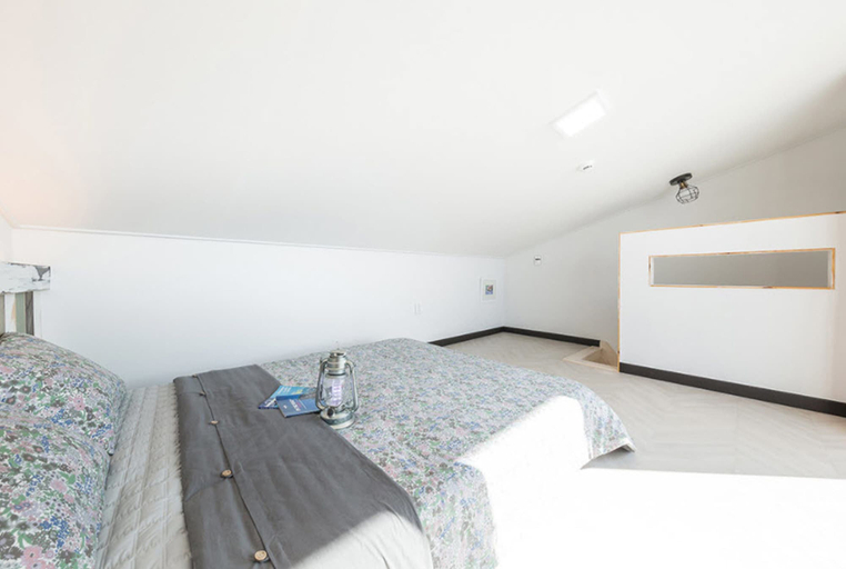 Bedroom 3, Yeosu Ggotnal Pension, Yeosu