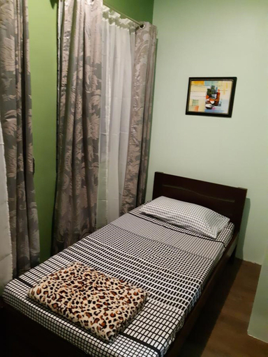 Bedroom 2, Restful 3BR Hillside Duplex, Baguio City
