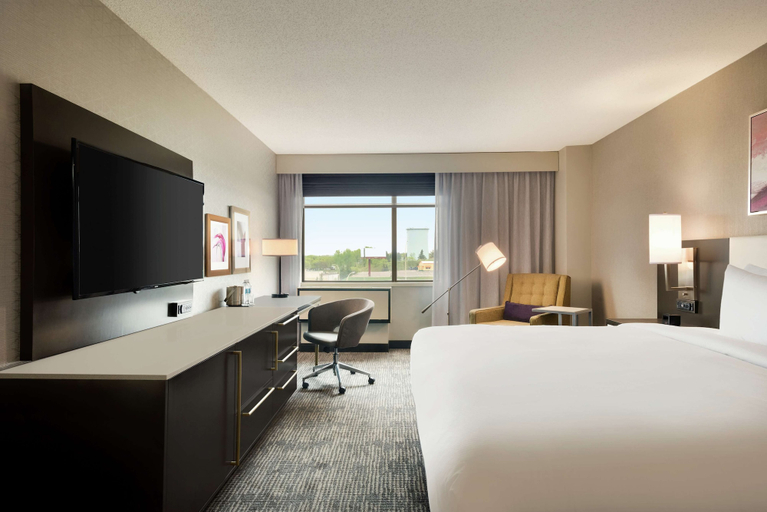 Bedroom 3, DoubleTree by Hilton St. Paul East, Ramsey