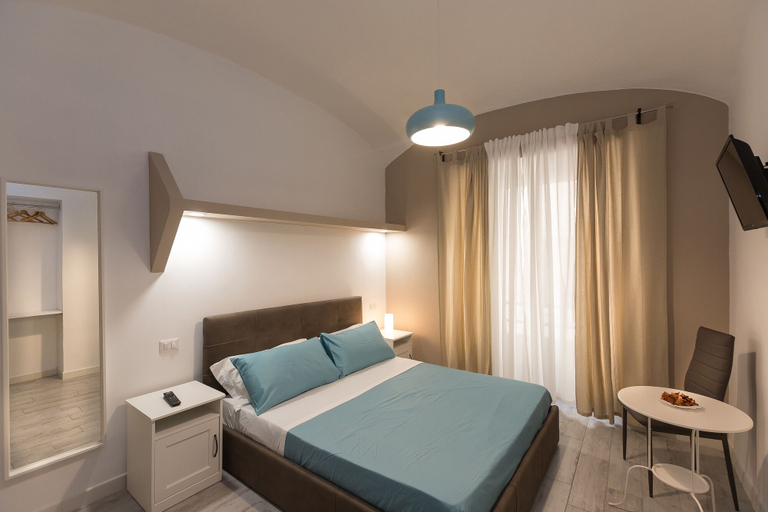 Bedroom 4, San Peter Angels Two, Roma