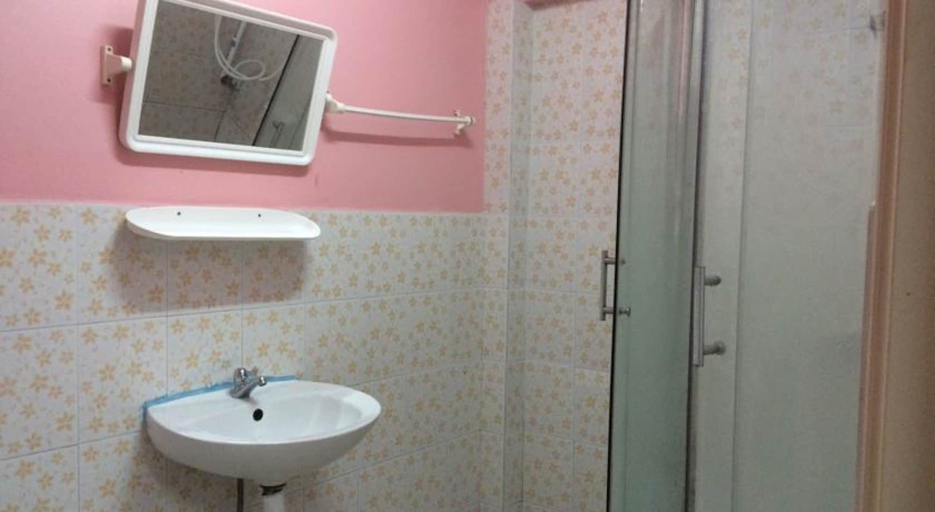 Bathroom 3, Wan Sa Bai Mansion, Muang Kanchanaburi