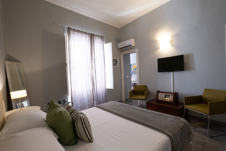Bedroom 5, Palazzo Gilistro, Syracuse