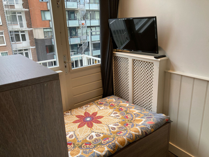 Bedroom 3, Hotel Poseidon Scheveningen, The Hague