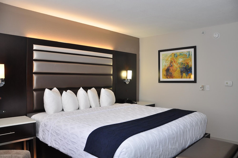 Bedroom 3, Delta Hotels by Marriott Jacksonville Deerwood, Duval