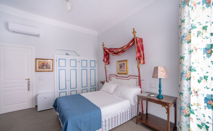 Bedroom 5, Janna 'e Mare, Cagliari