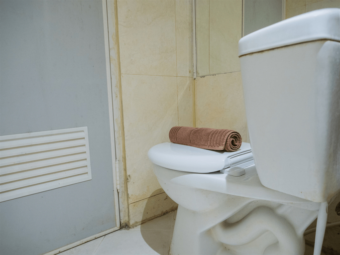 Bathroom 5, Cozy Studio Room The Jarrdin Cihampelas By Travelio, Bandung