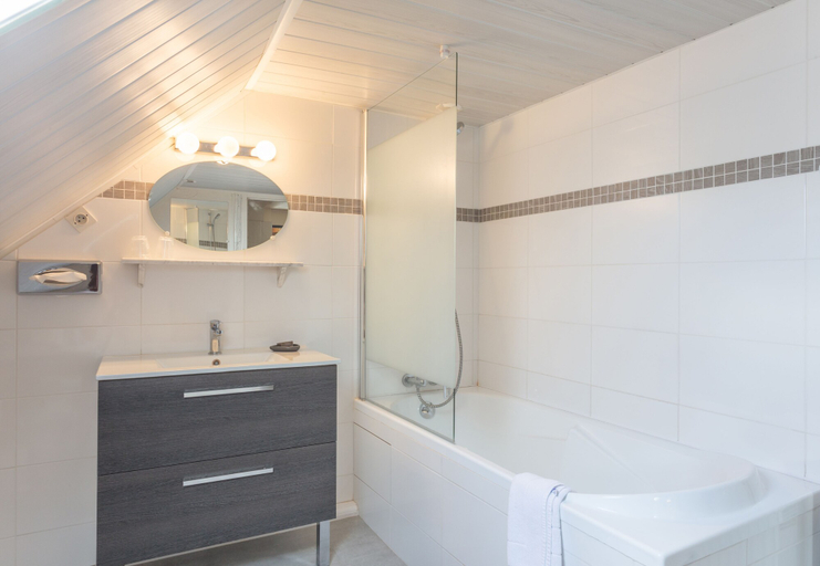 Bathroom 3, Hôtel & Spa Château de La Côte - Brantôme, Dordogne