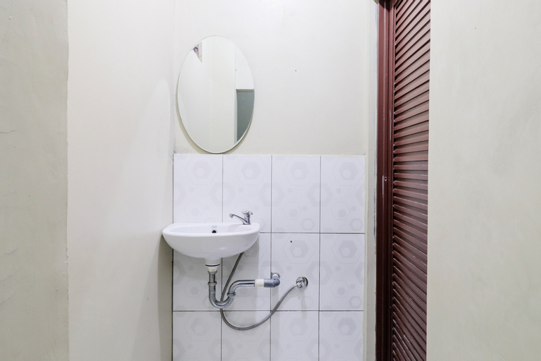 Bathroom 9
