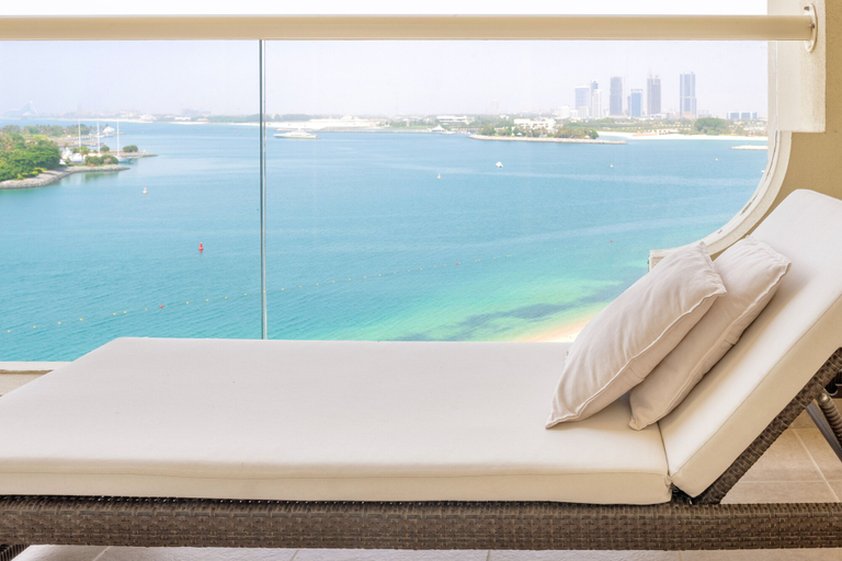 Balcony 4, Shoreline Beachfront Luxury Palm, Dubai