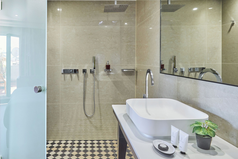 Bathroom 4, Hotel Cortes Rambla, Barcelona