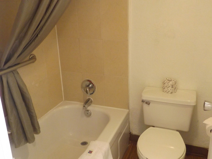 Bathroom 3, Motel 6 Glendale, AZ, Maricopa