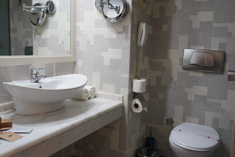 Bathroom 5, Tripolis Hotel, Akköy
