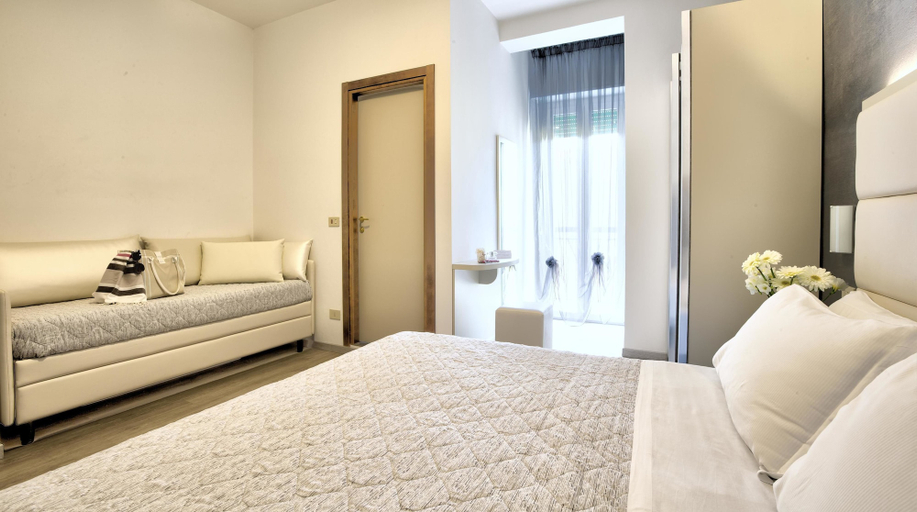 Bedroom 4, Hotel Bremen, Rimini