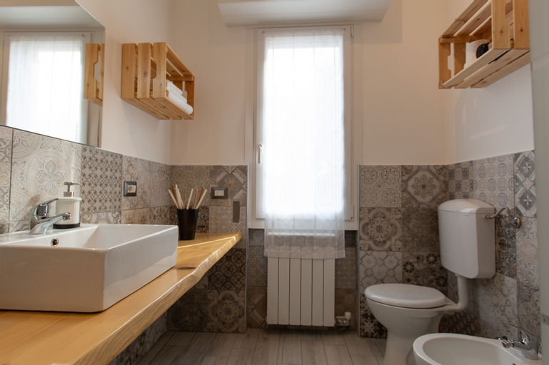 Bathroom 4