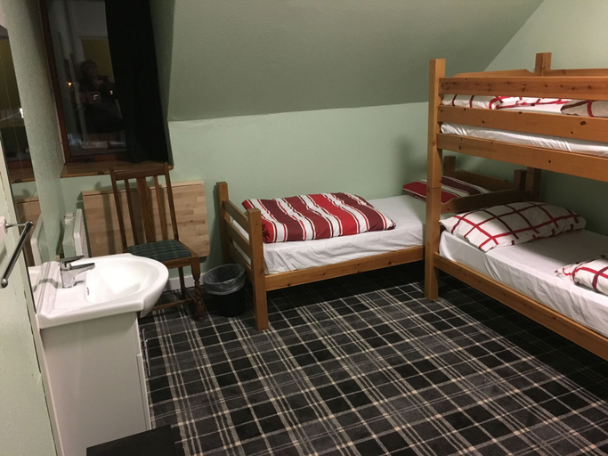 Bedroom 3, Chase The Wild Goose Hostel, Highland