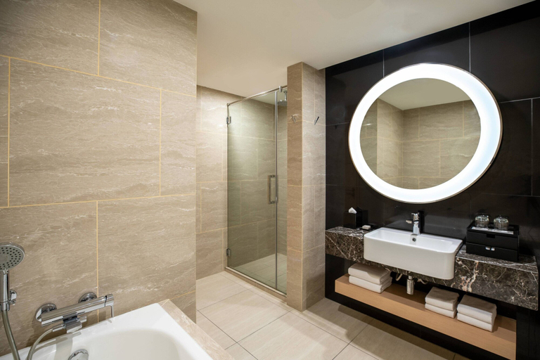 Bathroom 5, Renaissance Kuala Lumpur Hotel & Convention Centre, Kuala Lumpur