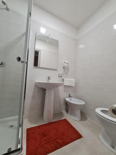 Bathroom 3, Hotel City 20, Milano