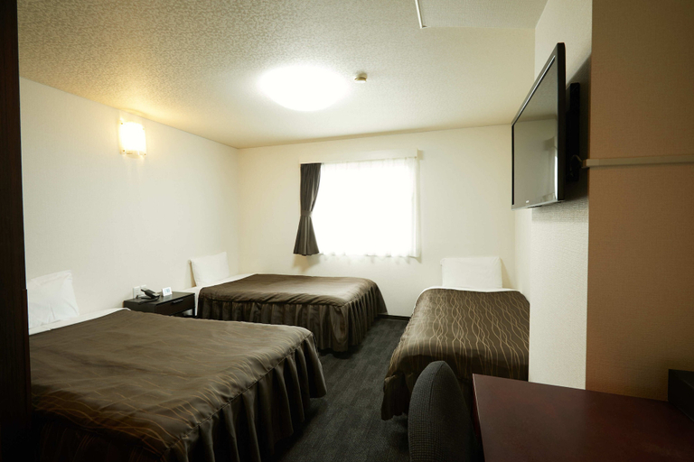 Bedroom 4, Osaka Corona Hotel, Osaka