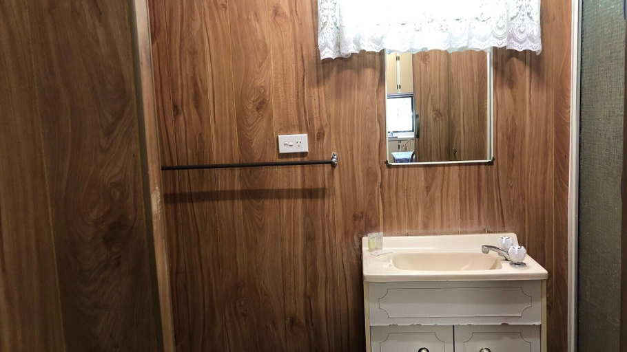 Bathroom 4, Tarra Valley Retreat, Wellington - Alberton