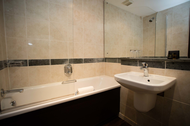 Bathroom 5, Barnham Broom Hotel, Golf & Spa, Norfolk