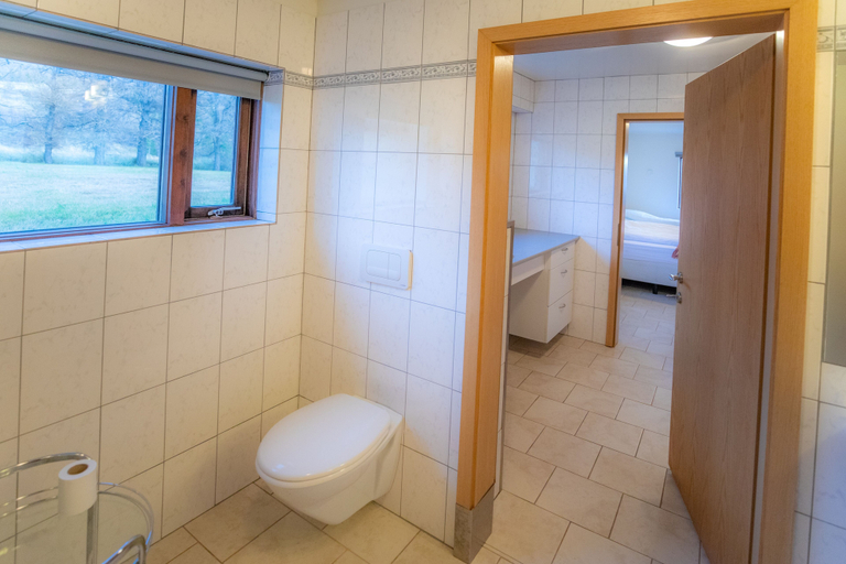 Bathroom 4, Geldingsá Apartment, Grýtubakkahreppur