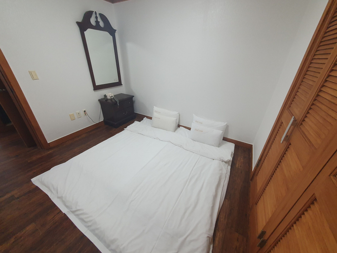 Bedroom 3, Suanbo Hotel Screen, Chungju