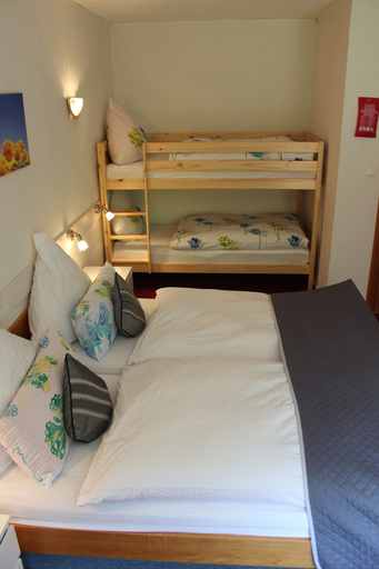 Bedroom 2, Waldhotel Pfeiferhaus, Bayreuth