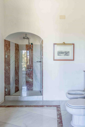 Bathroom 5, Monasterio de San Francisco, Córdoba