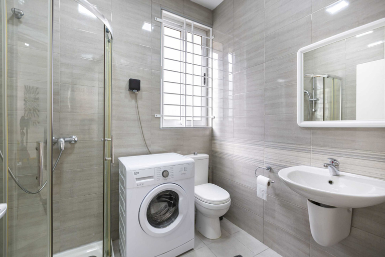 Bathroom 3, Brand new Apartment in Sliema, 2 min by the Sea