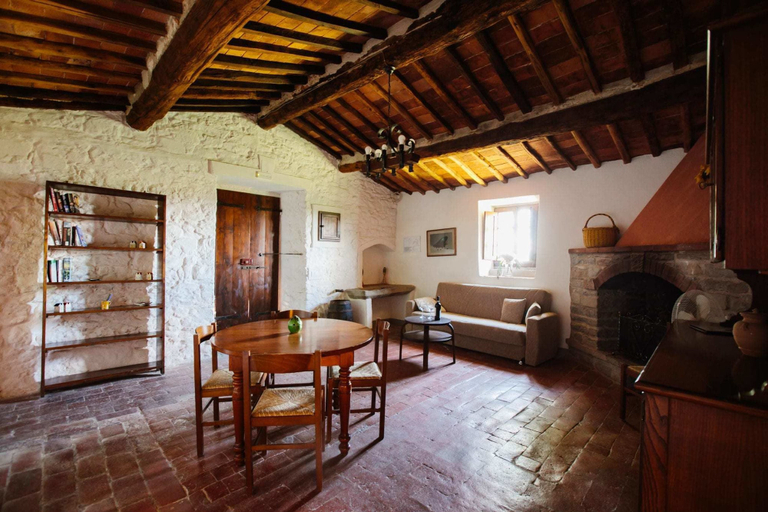 Others 5, Borgo Radda, Siena